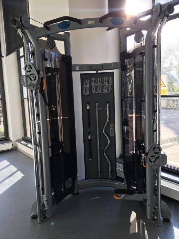 FITNESS CENTRUM, KTERÉ UTEKLO ZE ČTYŘ STĚN AŽ NA STŘECHU CELÉ PRAHY_05.jpg