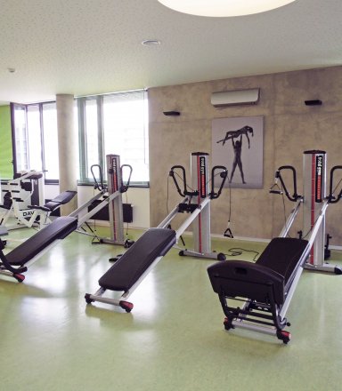 Centrum pohybové medicíny se může pochlubit špičkovými stroji Total Gym