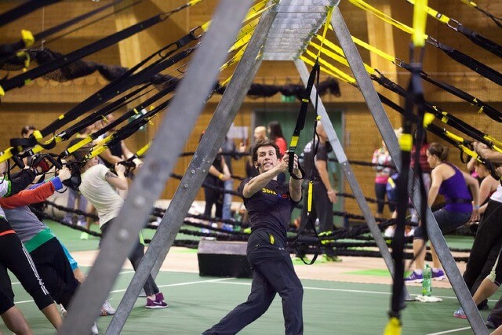 Jakub Wurzel při své lekci TRX na Kongresu 3D FITNESS s.r.o. z roku 2015.