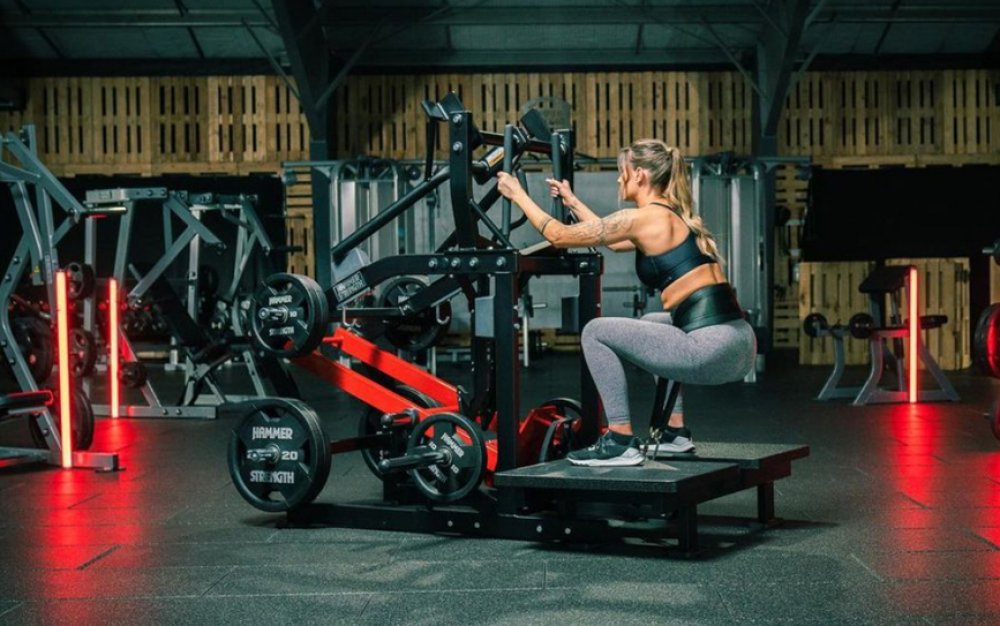 hammer-strength glute kopie.jpg